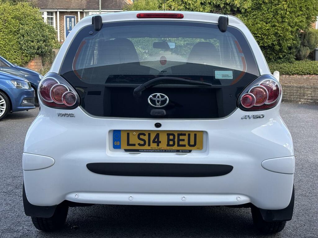 Toyota Aygo Move White #6