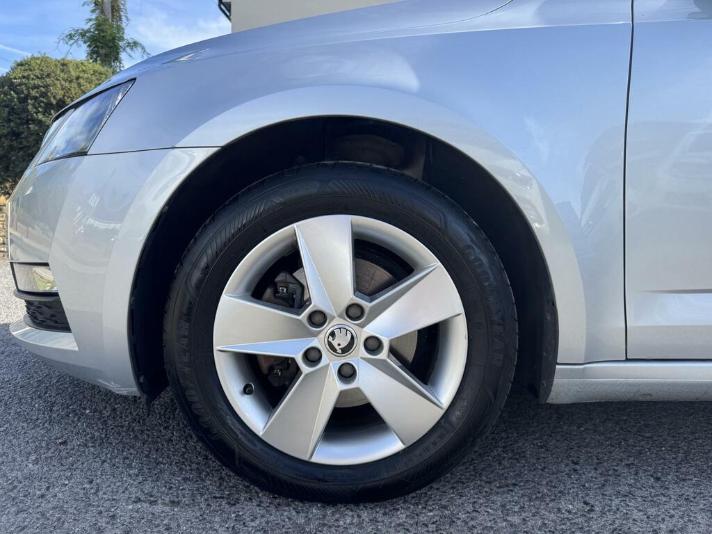 Skoda Octavia 1.4 Tsi Se L Dsg Red #10