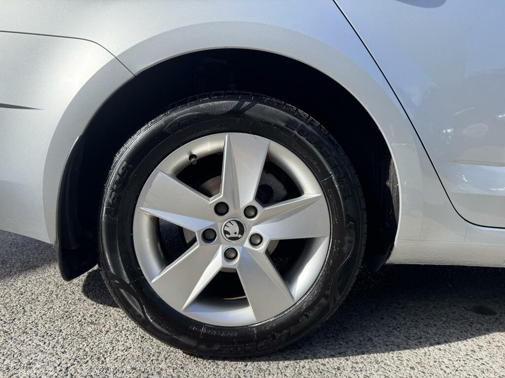 Skoda Octavia 1.4 Tsi Se L Dsg Red #12