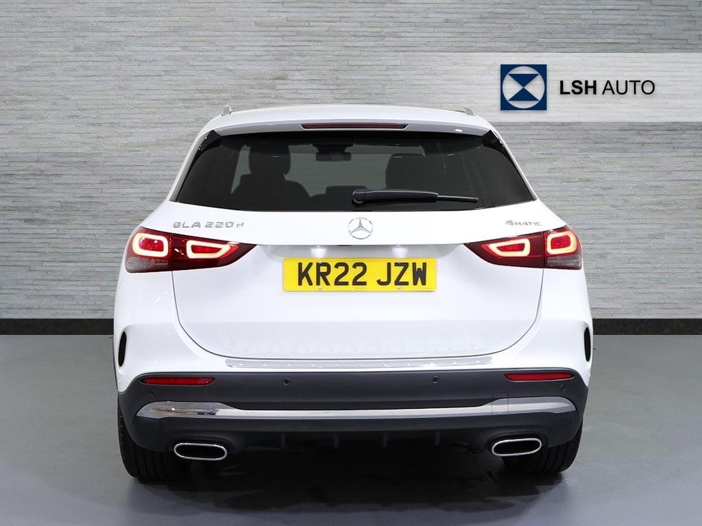 Mercedes-Benz GLA Class 200D Amg Line Premium White #5