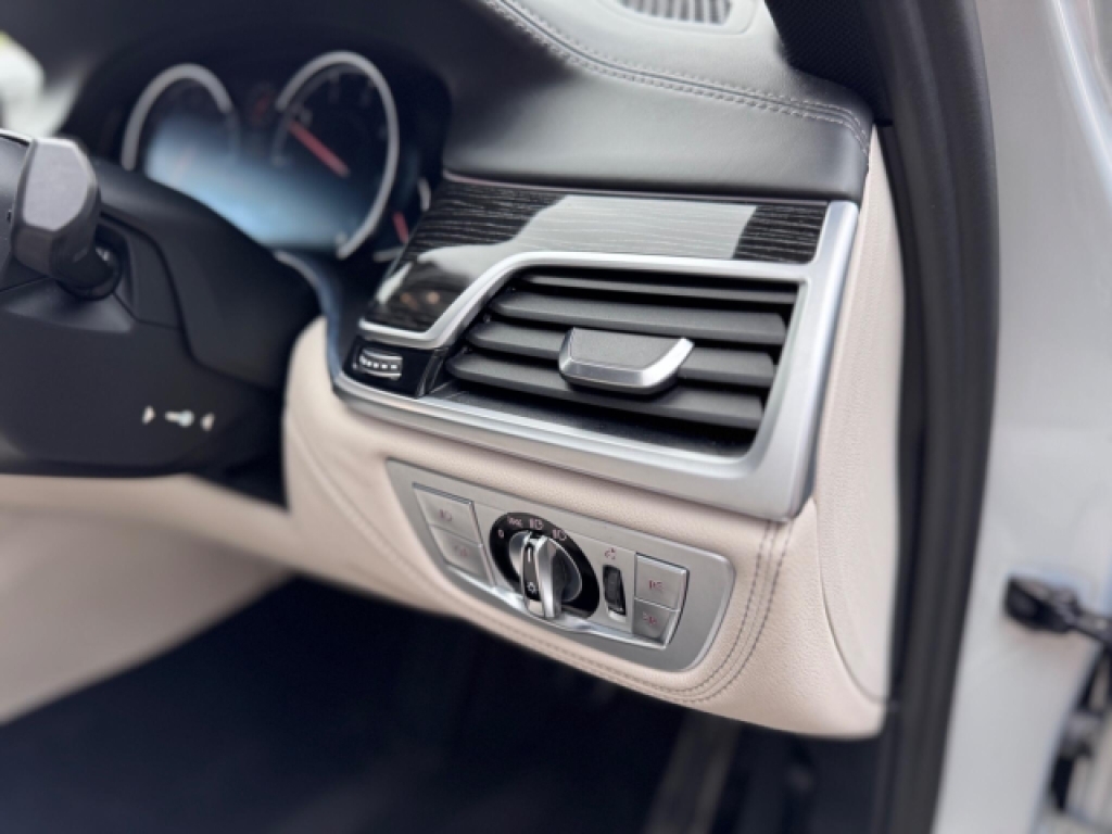 BMW 7 Series 740E M Sport Grey #45