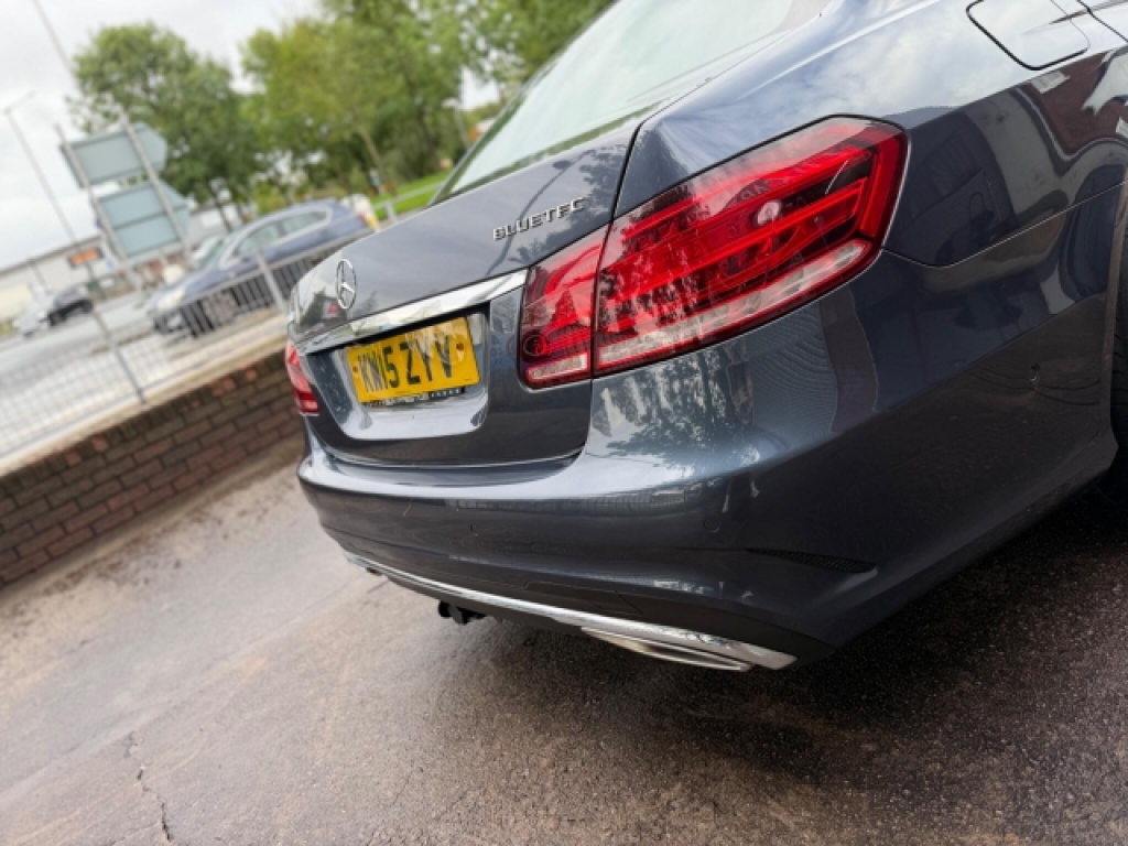 Mercedes-Benz E Class Saloon 5.5 E63 V8 Biturbo Amg Spds Mct Euro 6 Ss White #31