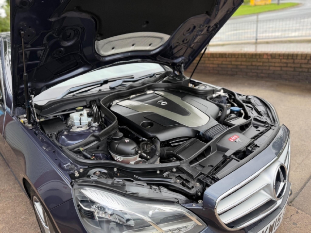 Mercedes-Benz E Class Saloon 5.5 E63 V8 Biturbo Amg Spds Mct Euro 6 Ss White #70