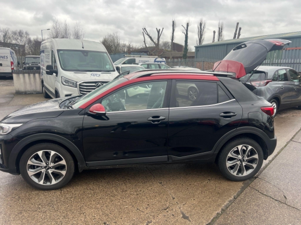 Kia Stonic 1.6 Crdi First Edition Euro 6 S S Black #3