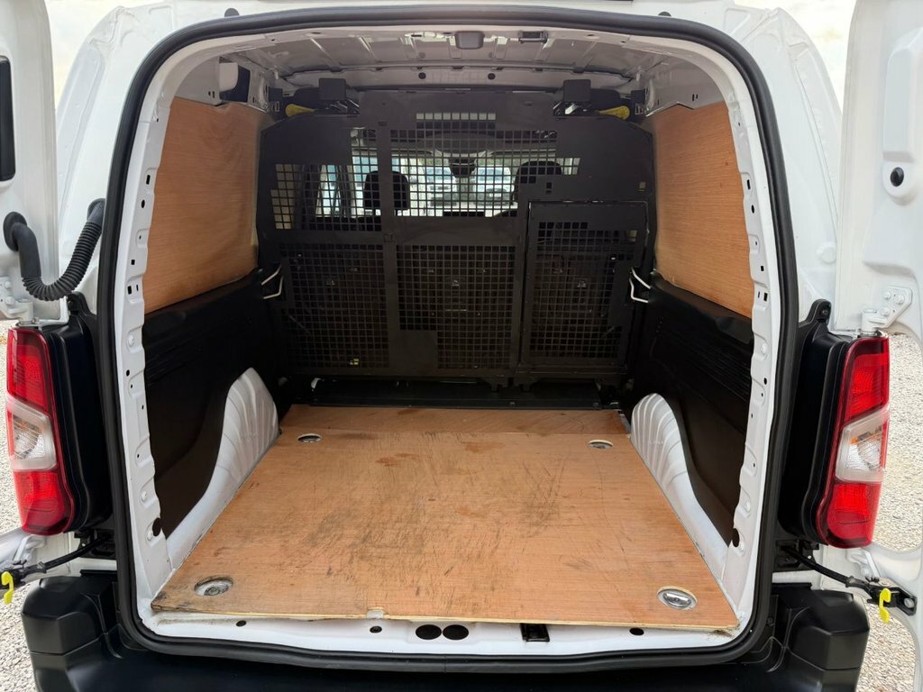 Vauxhall Combo Crg L1 2300 1.5 Tb D 130 Prme Au Silver #21