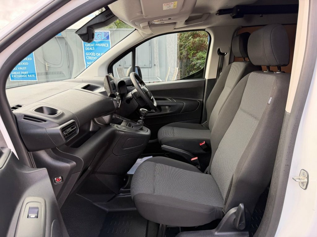 Vauxhall Combo Crg L1 2300 1.5 Tb D 130 Prme Au Silver #27