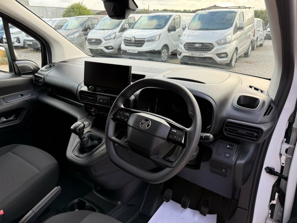 Vauxhall Combo Crg L1 2300 1.5 Tb D 130 Prme Au Silver #16