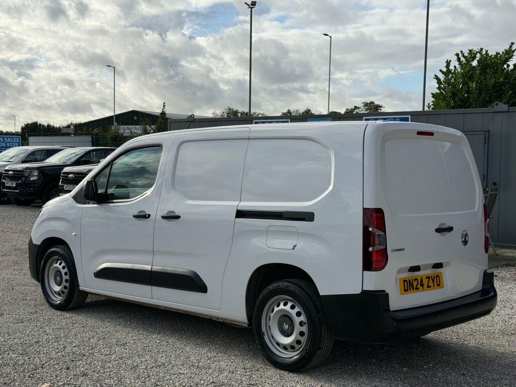Vauxhall Combo Crg L1 2300 1.5 Tb D 130 Prme Au Silver #12