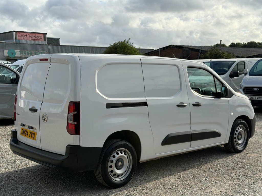 Vauxhall Combo Crg L1 2300 1.5 Tb D 130 Prme Au Silver #8