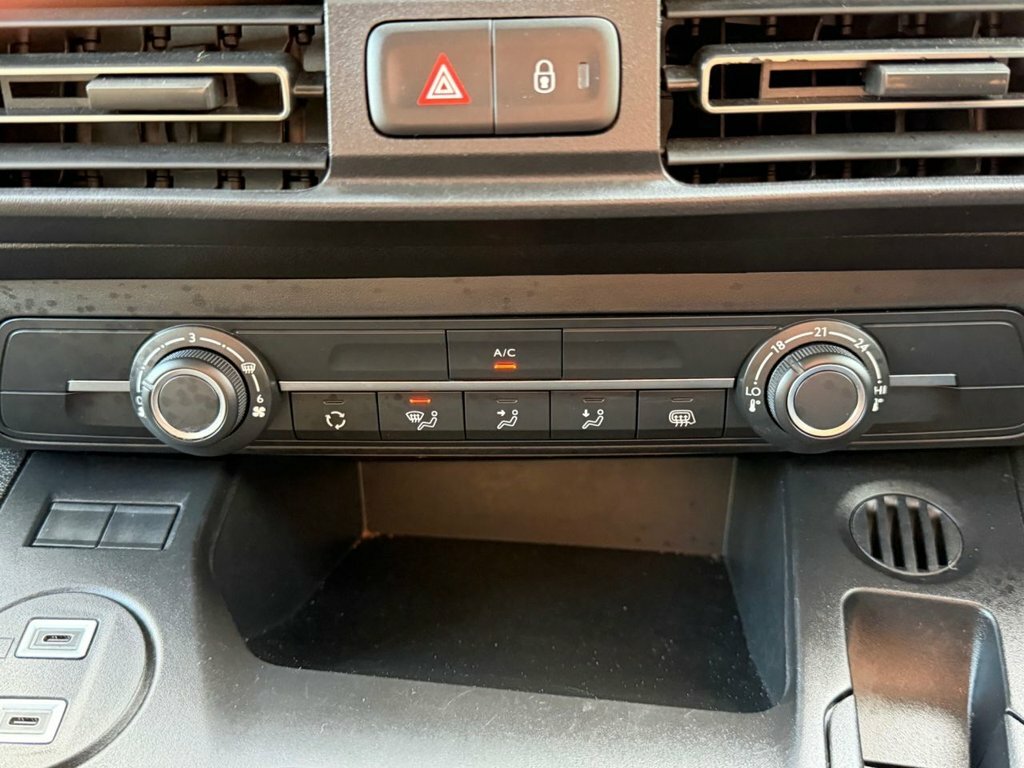 Vauxhall Combo Crg L1 2300 1.5 Tb D 130 Prme Au Silver #39