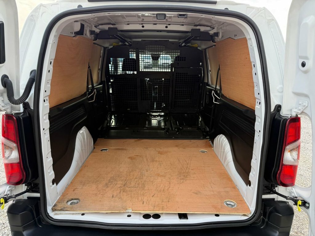 Vauxhall Combo Crg L1 2300 1.5 Tb D 130 Prme Au Silver #30