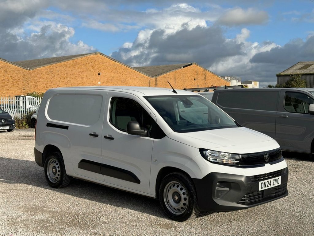 Vauxhall Combo Crg L1 2300 1.5 Tb D 130 Prme Au Silver #4