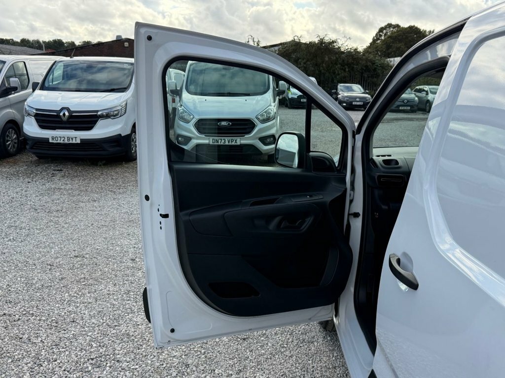 Vauxhall Combo Crg L1 2300 1.5 Tb D 130 Prme Au Silver #29