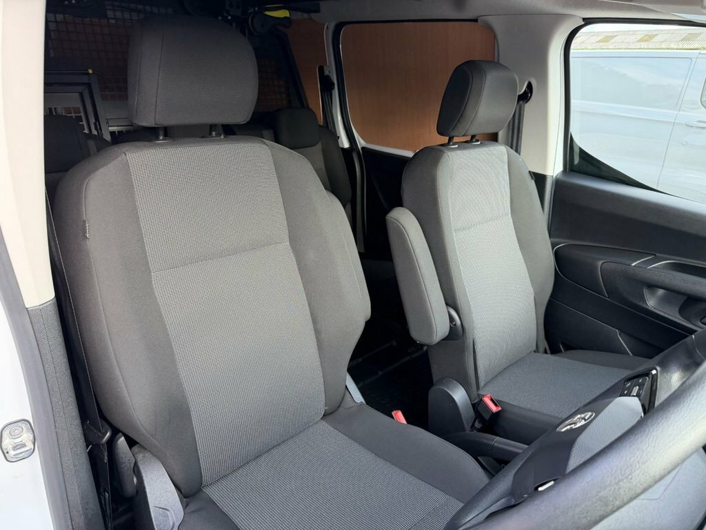 Vauxhall Combo Crg L1 2300 1.5 Tb D 130 Prme Au Silver #20