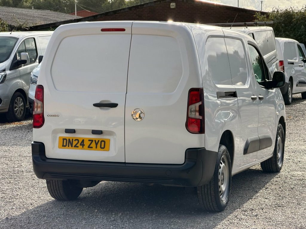 Vauxhall Combo Crg L1 2300 1.5 Tb D 130 Prme Au Silver #10