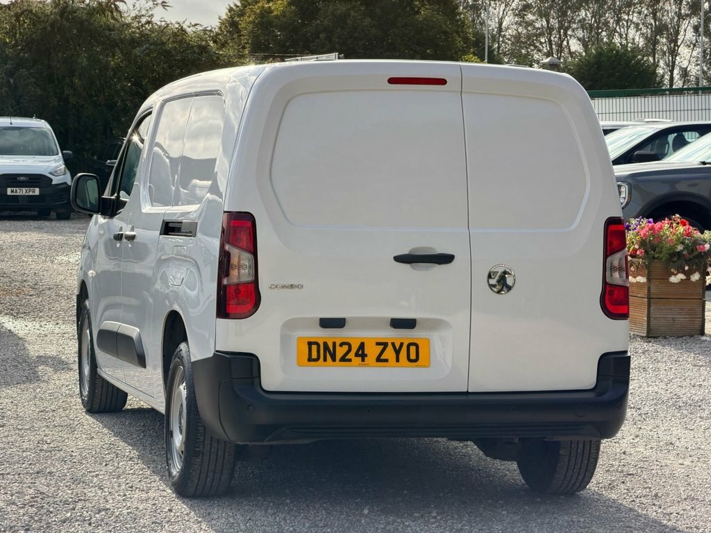 Vauxhall Combo Crg L1 2300 1.5 Tb D 130 Prme Au Silver #14