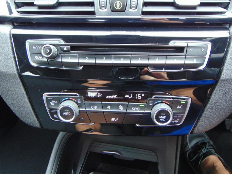 BMW X1 Xdrive 20D M Sport White #25