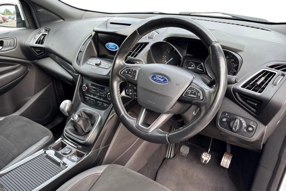 Ford Kuga 1.5 Tdci Zetec 2Wd Black #7