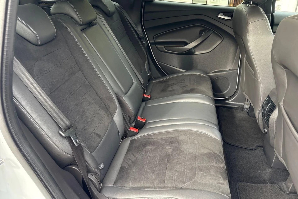 Ford Kuga 1.5 Tdci Zetec 2Wd Black #11