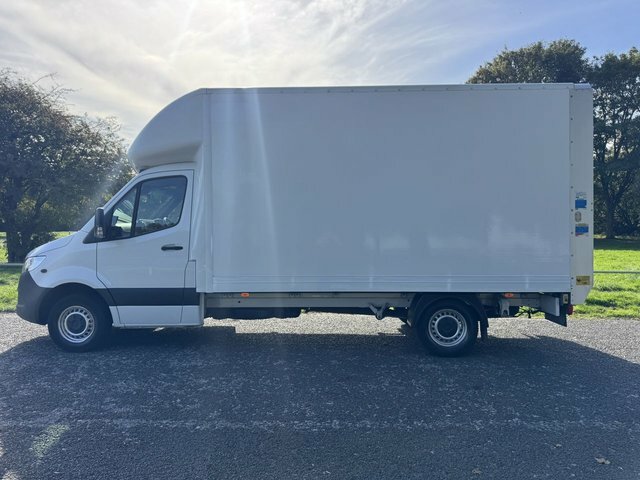 Mercedes-Benz Sprinter 2.0 315 Cdi Progressive Chassis Cab Man White #15
