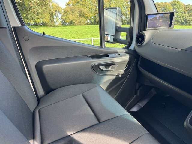 Mercedes-Benz Sprinter 2.0 315 Cdi Progressive Chassis Cab Man White #7