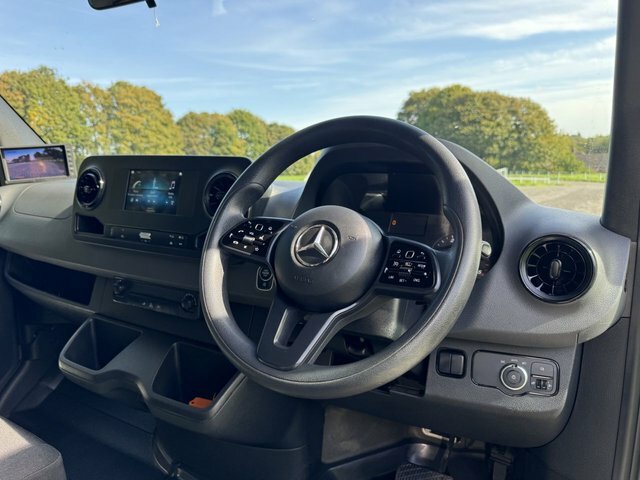 Mercedes-Benz Sprinter 2.0 315Cdi 3.5T Luton Van Body Large Tail Lift Eur White #5