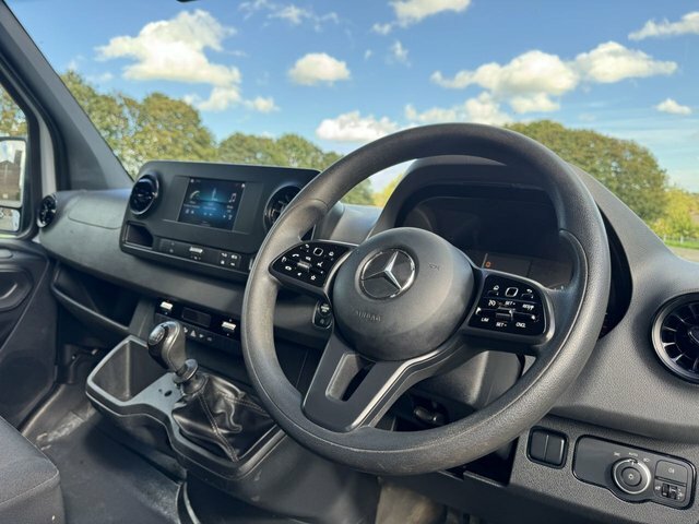 Mercedes-Benz Sprinter 2L Premium White #12