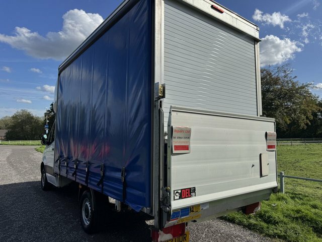 Mercedes-Benz Sprinter 2L Premium White #7