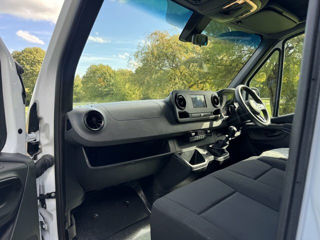 Mercedes-Benz Sprinter 2L Premium White #8