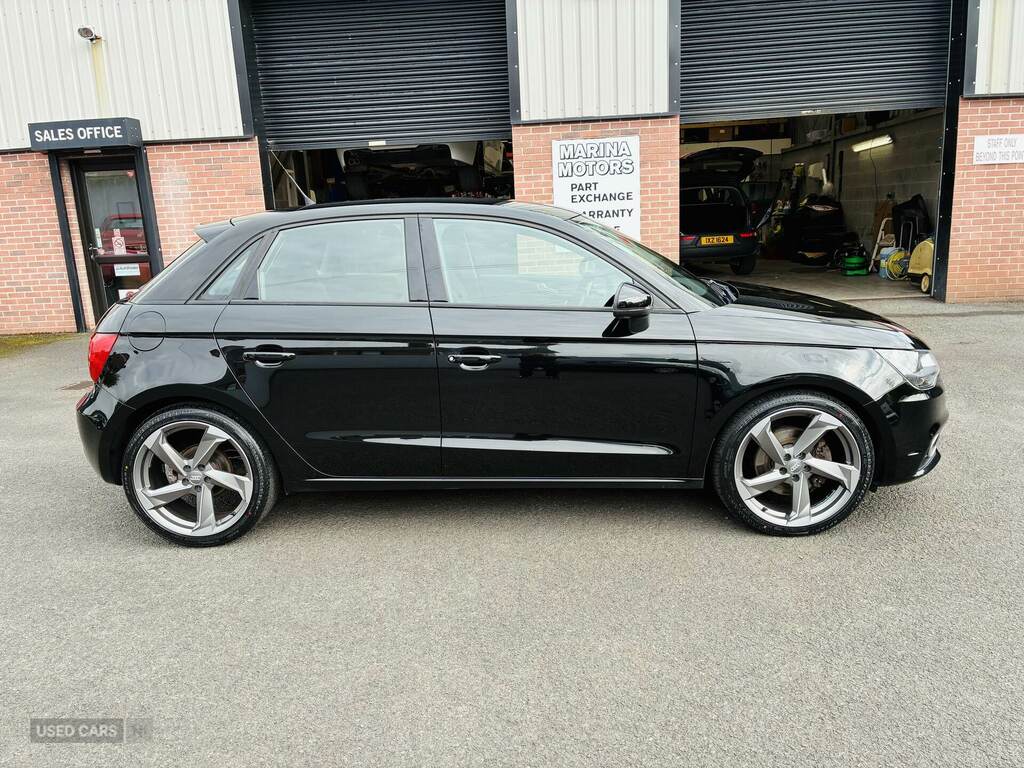Audi A1 Hatchback 1.6 Tdi Sport Sportback Euro 5 Ss Blue #2