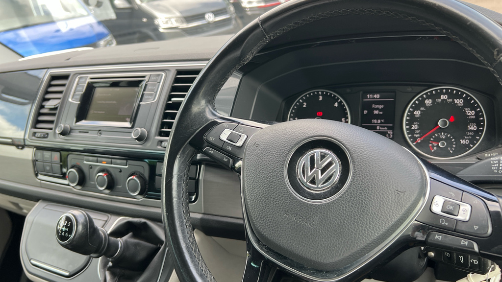 Volkswagen Transporter Transporter 2.0 Tdi Bmt 150 Highline Kombi Van Black #6