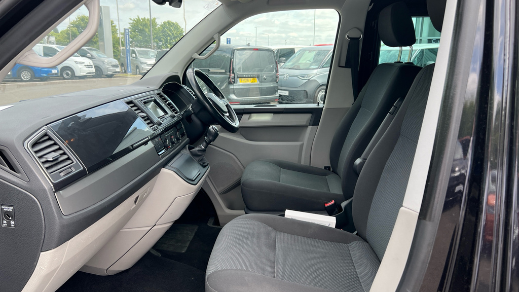 Volkswagen Transporter Transporter 2.0 Tdi Bmt 150 Highline Kombi Van Black #2