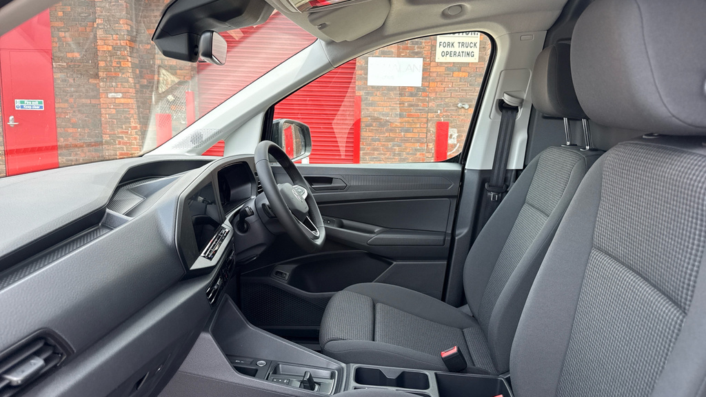 Volkswagen Caddy Maxi Volkswagen Caddy Cargo Maxi C20 Petr 1.5 Ehybrid 1 Black #2
