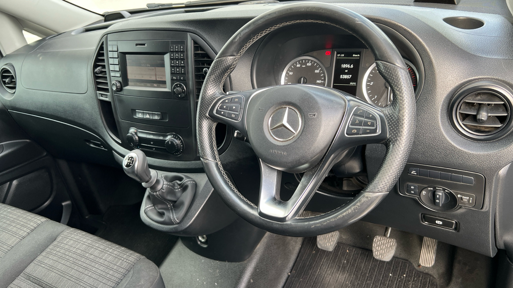 Mercedes-Benz Vito Mpv White #10