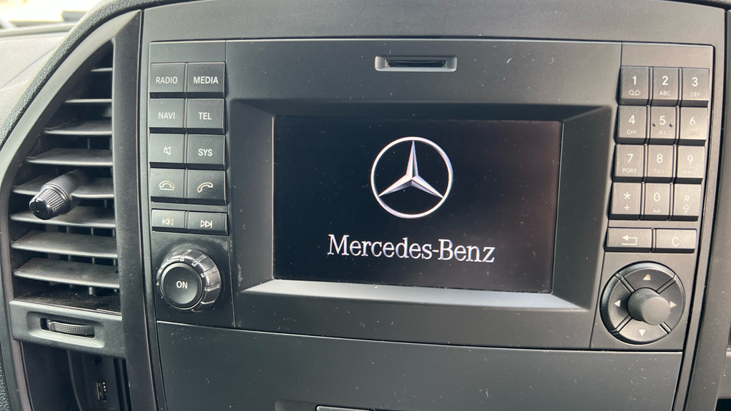 Mercedes-Benz Vito Mpv White #12