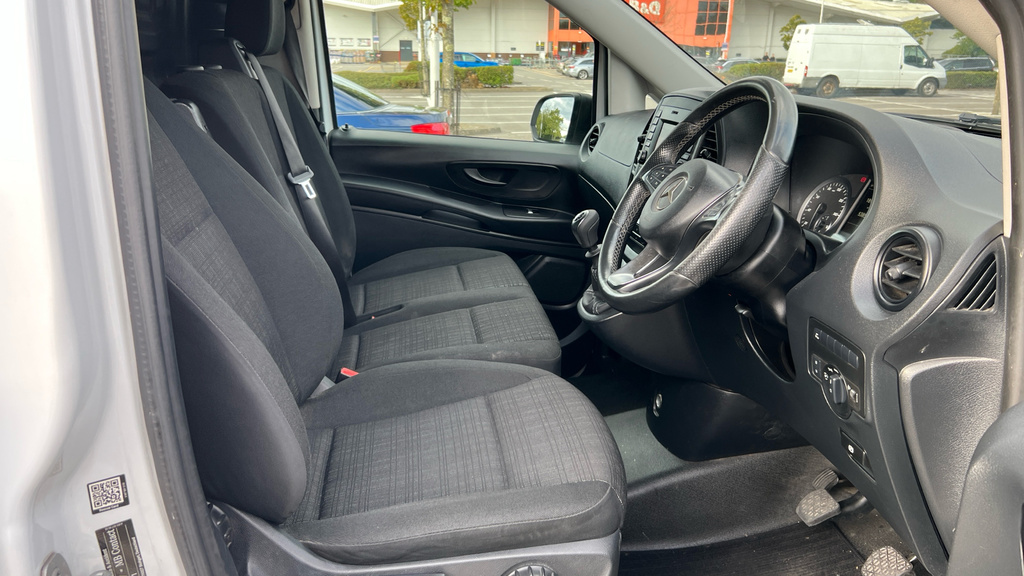Mercedes-Benz Vito Mpv White #11