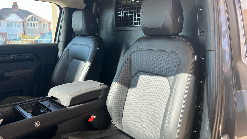 Land Rover Defender Defender 3.0 D250 Hard Top Se Grey #4
