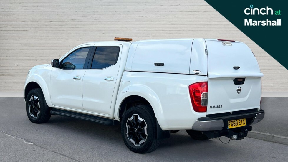 Nissan Navara Navara Double Cab Pick Up N-connecta 2.3Dci 190 Tt White #2