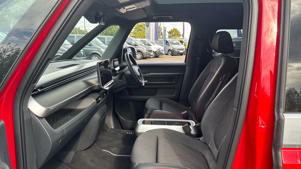 Volkswagen ID.Buzz Id. Buzz 250Kw Gtx Pro 86Kwh 4Motion Lwb Red #2