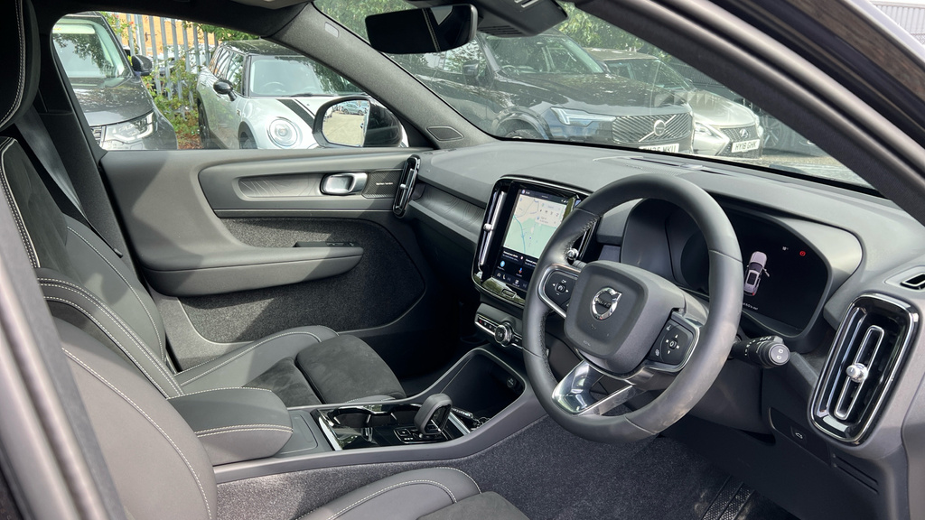 Volvo XC40 Xc40 175Kw Recharge Ultimate 69Kwh Black #4