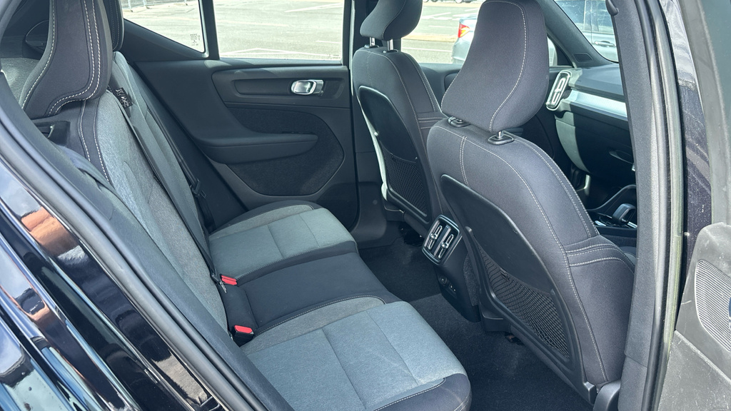 Volvo XC40 Xc40 2.0 B4p Plus Dark Awd Black #6