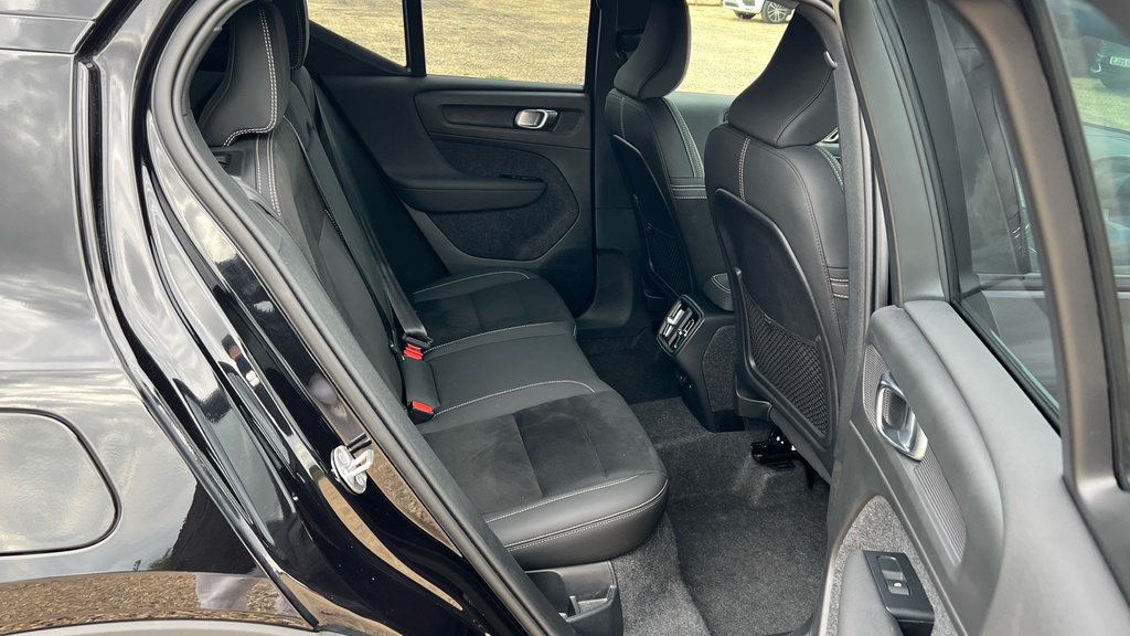 Volvo XC40 Xc40 2.0 B4p Plus Black Edition Black #6