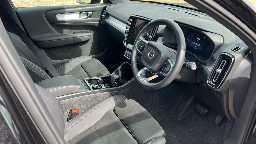 Volvo XC40 Xc40 2.0 B4p Plus Black Edition Black #4
