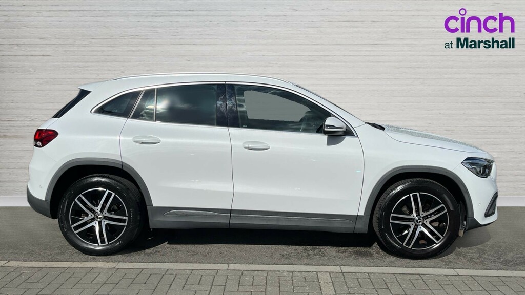 Mercedes-Benz GLA Class Gla 200 Sport Executive White #2