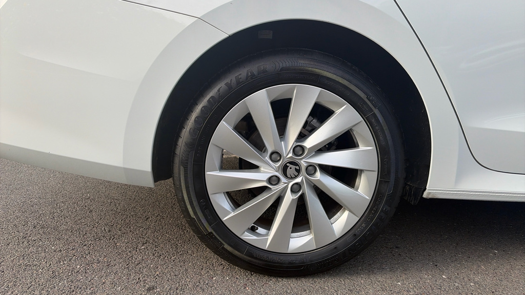 Skoda Octavia Octavia 1.5 Tsi 150 E-tec Se L Dsg White #5