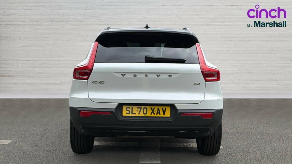 Volvo XC40 Xc40 2.0 B4p R Design Pro White #4