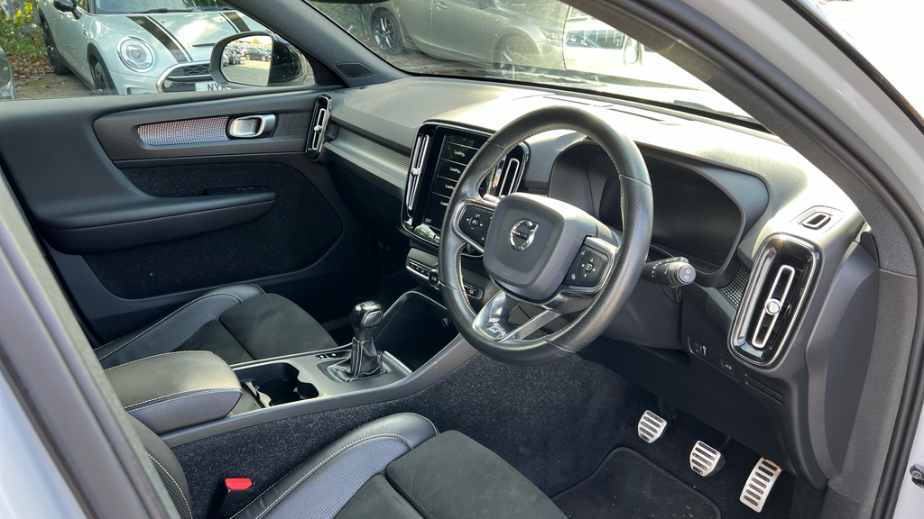 Volvo XC40 Xc40 1.5 T3 163 R Design Silver #4