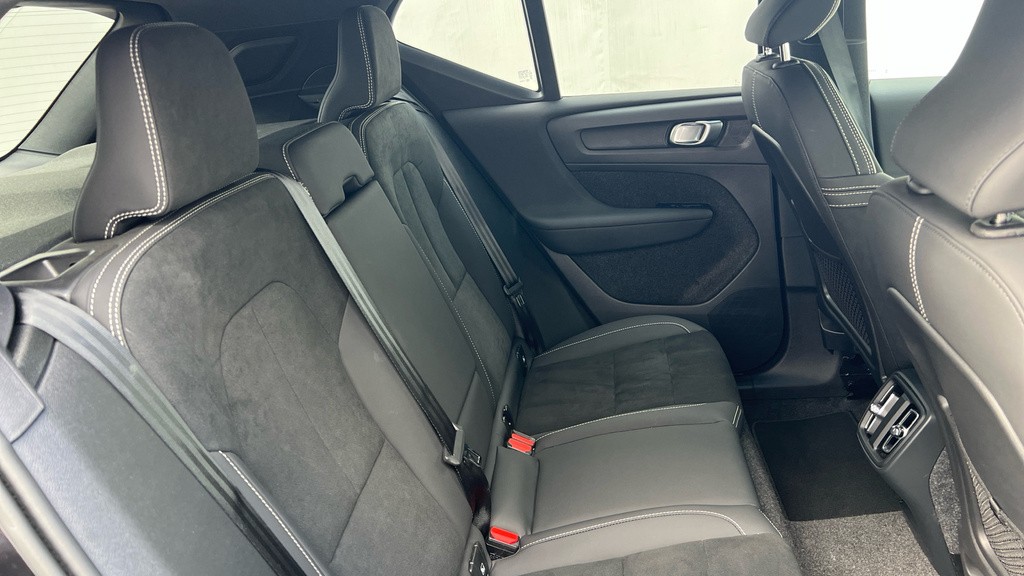 Volvo XC40 Xc40 2.0 B4p Plus Black Edition Black #6