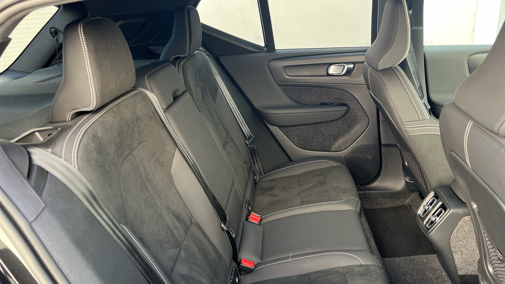 Volvo XC40 Xc40 2.0 B4p Plus Black Edition Black #6