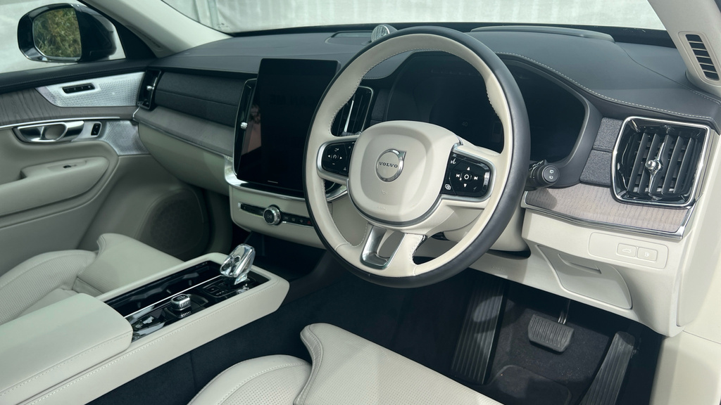 Volvo XC90 Xc90 2.0 T8 Phev Ultra Dark Awd Geartronic Black #4